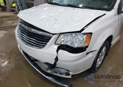 2011 Chrysler Town & Country Touring из США, поврежденный, VIN 2A4RR5DG0BR676646